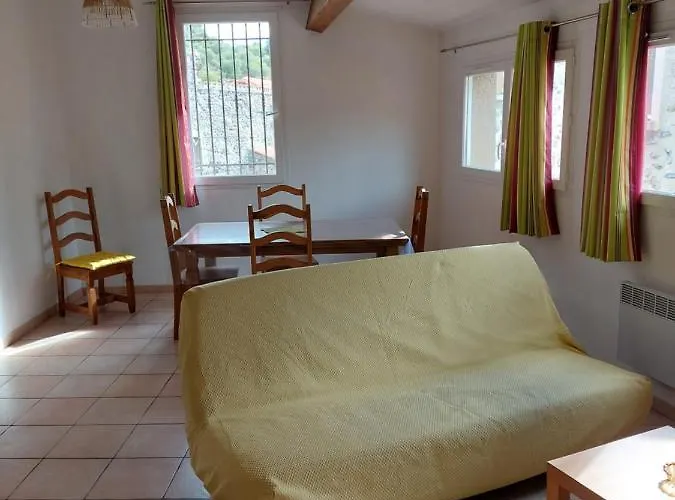 Place Republique דירה